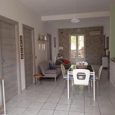 Casa Sofia Apartman Tertenìa